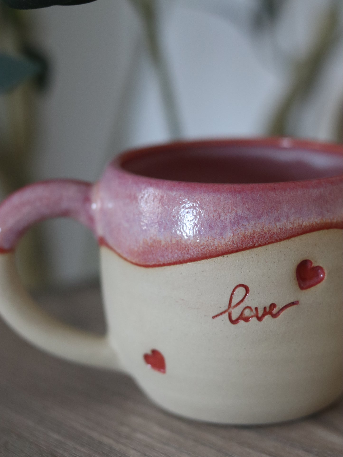 Handgefertigte Steinzeug Tasse - LOVE rosa