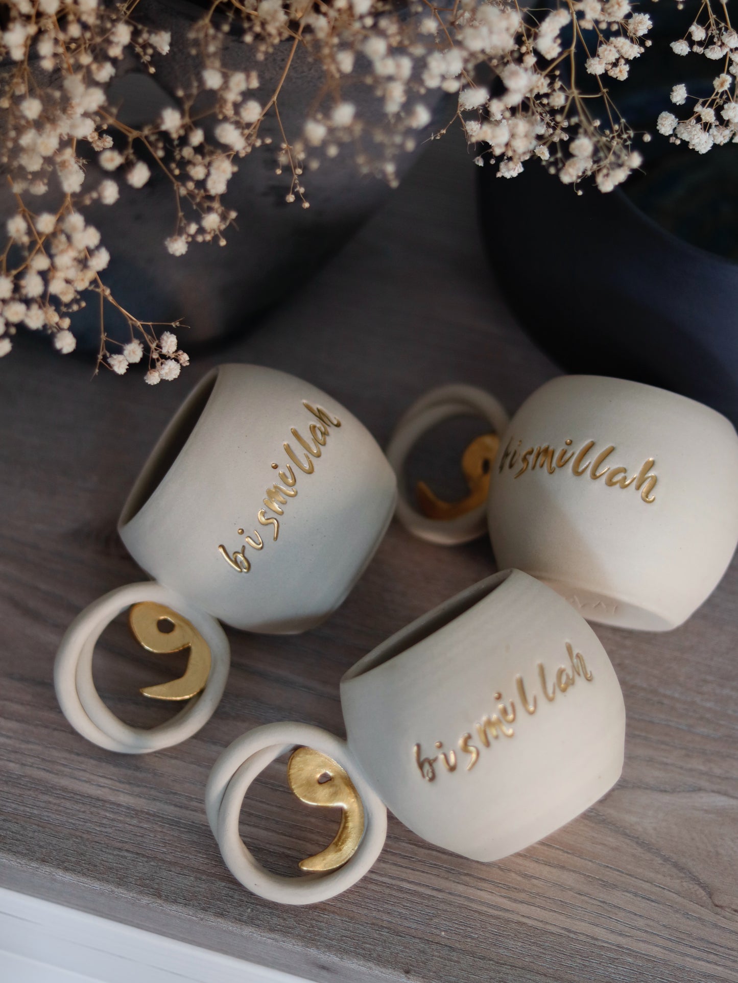 Bismillah Tasse mit VaV Henkel in beige/gold